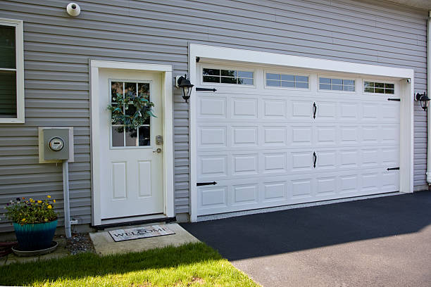 24/7 Emergency Garage Door Panel Replacement experts in Thatcher, AZ